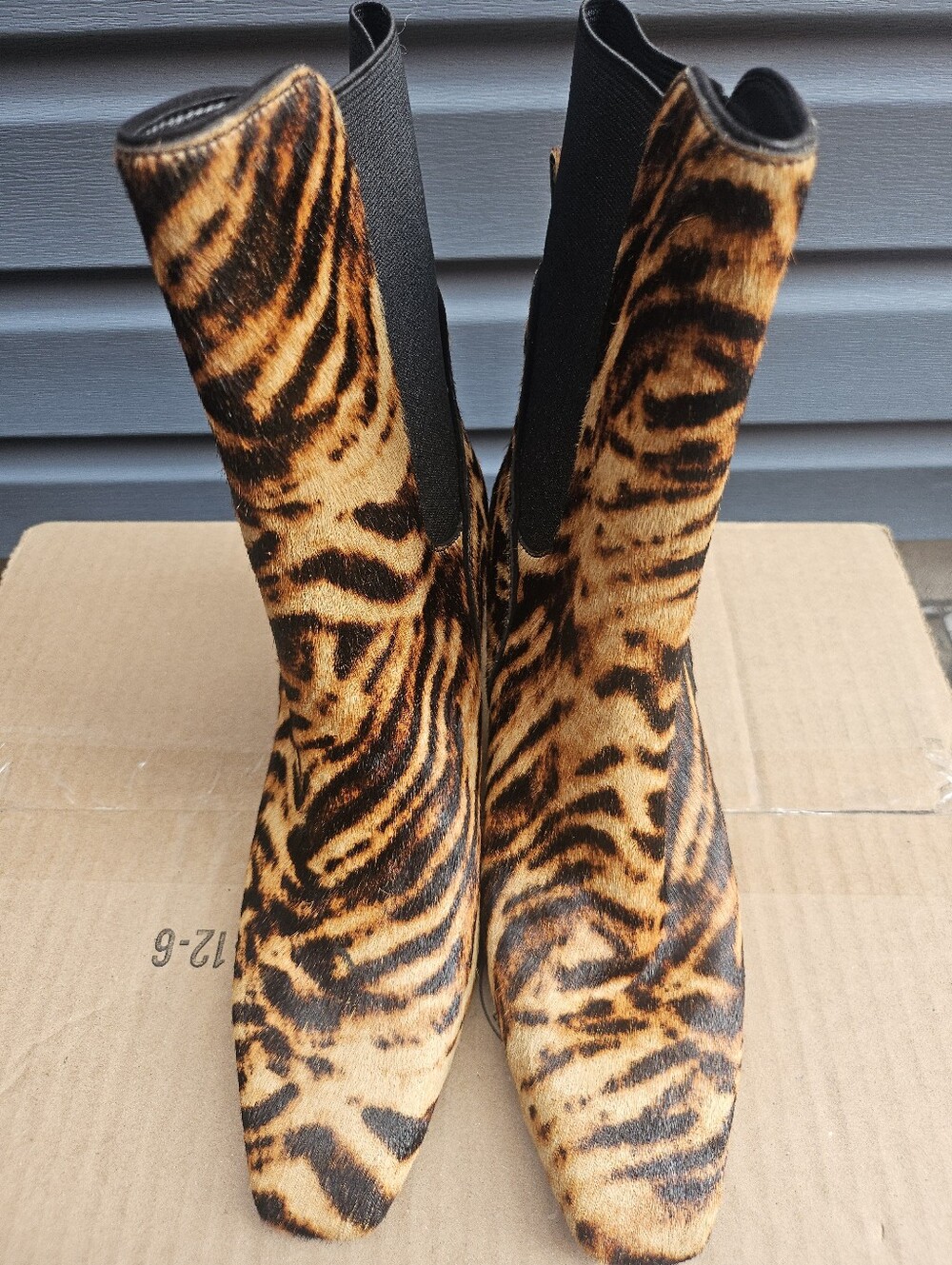 Sam Edelmsn ankle boots